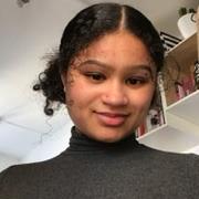 Professeure de français et de littérature française, de la primaire au lycée